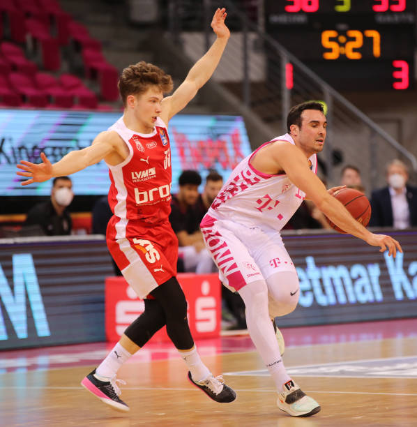 规赛中屡见 规赛中屡见