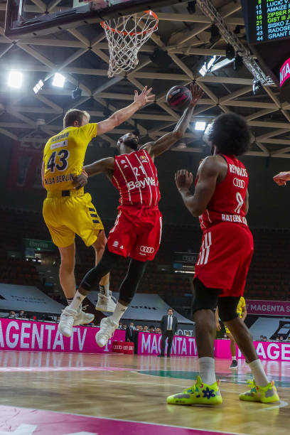 吉鲁在一次 吉鲁在一次