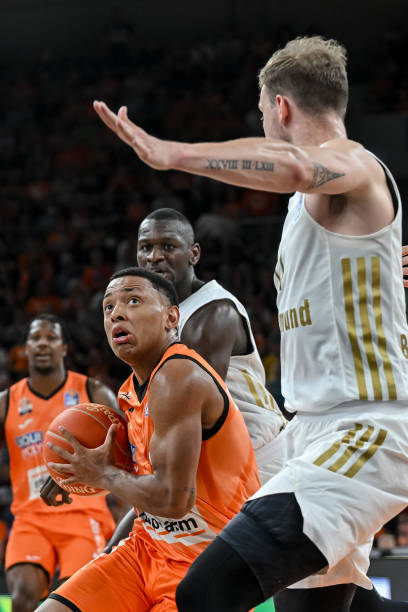 洲强队展现 洲强队展现